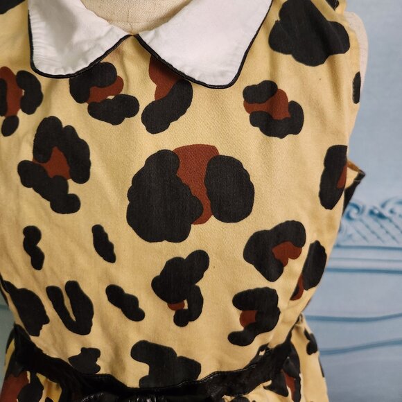 Girls Harajuku Mini Leopard Print Dress with Pink Accent, Size Kids L (10/12) - Picture 3 of 5